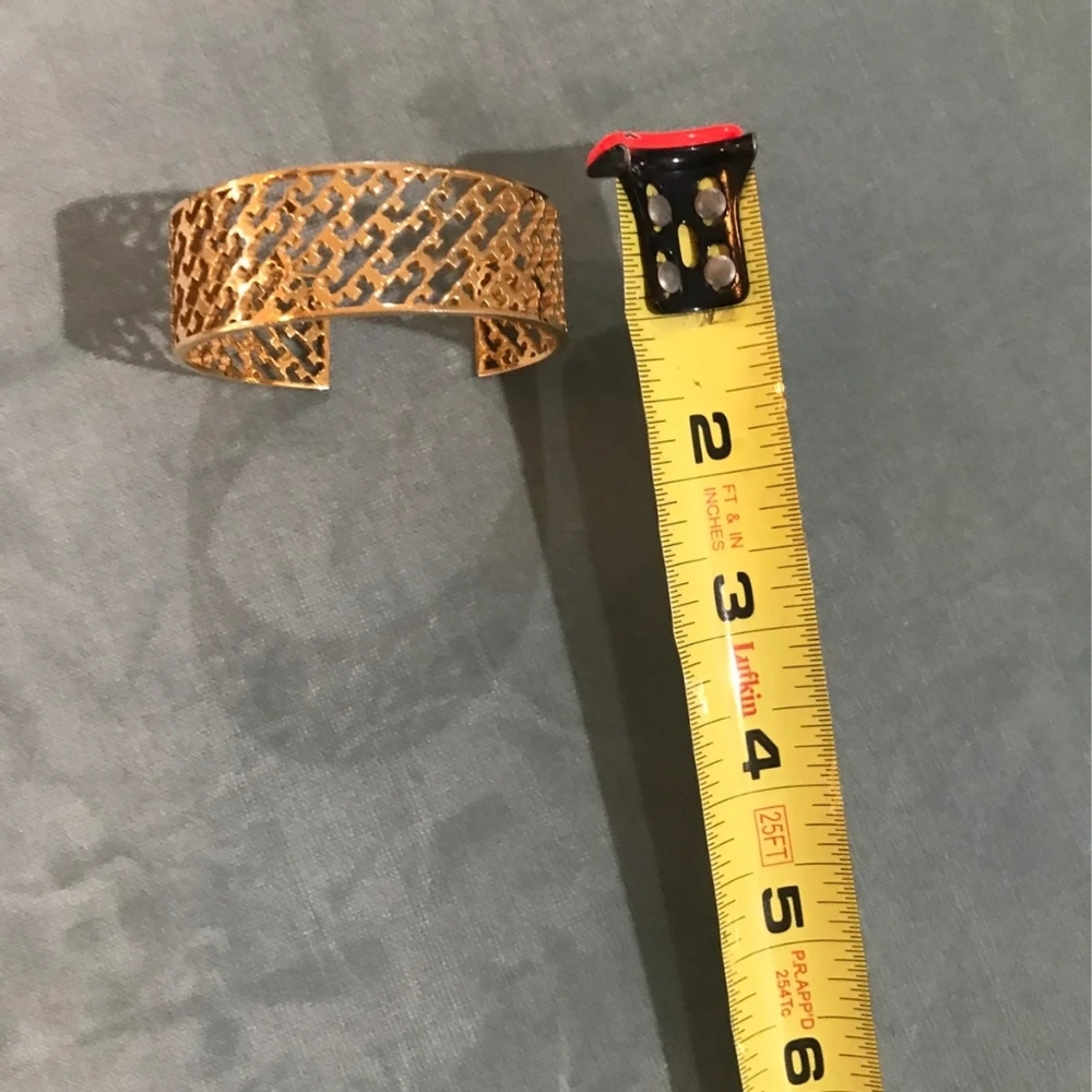 GORGEOUS NWOT TORY BURCH Gold plated STATEMENT LOGO CUFF - Picture 2 of 5